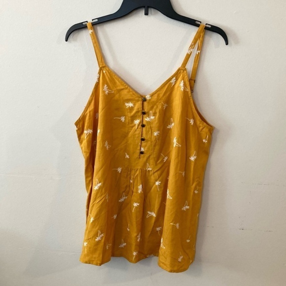 Sonoma Camisole tank Top NWOT rayon medium Goldenrod mustard Buttoned